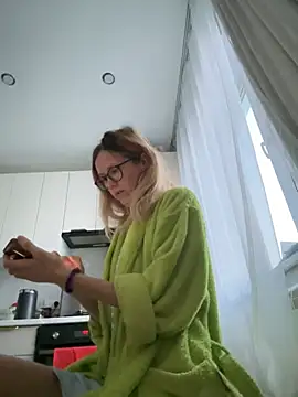 Snapshot of angelmommu chatting on 02/09/25, 04:36 angelmommu online show from 02/09/25, 04:36