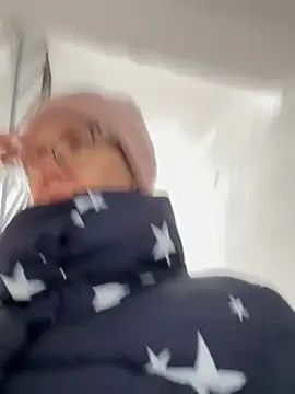 Snapshot of angelmommu chatting on 02/10/25, 11:57 angelmommu online show from 02/10/25, 11:57