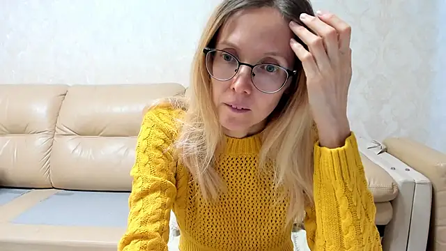 Snapshot of angelmommu chatting on 02/21/25, 08:51 angelmommu online show from 02/21/25, 08:51