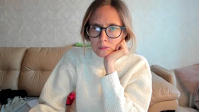 Snapshot of angelmommu chatting on 03/01/25, 02:55 angelmommu online show from 03/01/25, 02:55