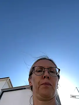 Snapshot of angelmommu chatting on 10/04/25, 09:51 angelmommu online show from 10/04/25, 09:51