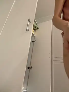 angelmommu online show from 11/18/25, 08:52