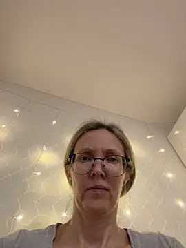 angelmommu online show from 02/16/26, 11:17