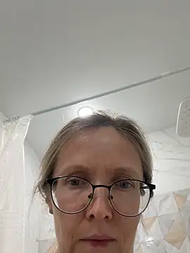 angelmommu online show from 04/04/26, 07:39