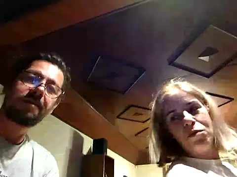 Snapshot of coolkasal chatting on 04/22/26, 08:54 coolkasal online show from 04/22/26, 08:54