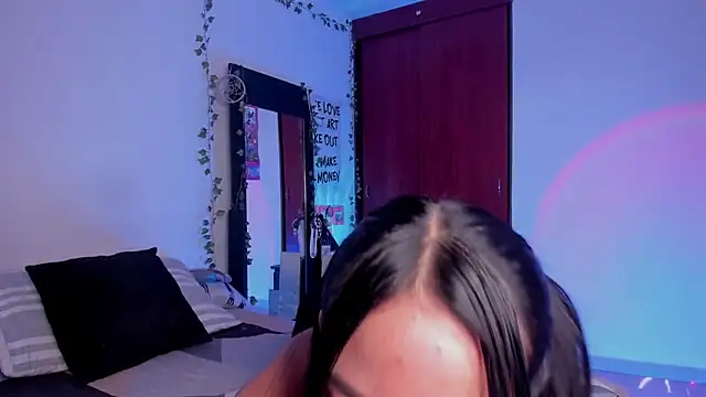 little kayla  online show from 02/10/26, 10:47