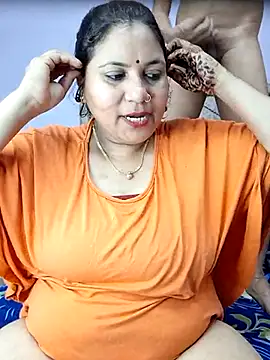 Snapshot of MOM-SUN-COUPLE chatting on 02/12/25, 07:13 MOM-SUN-COUPLE online show from 02/12/25, 07:13