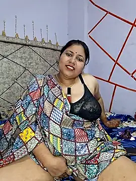 Snapshot of MOM-SUN-COUPLE chatting on 02/13/25, 08:13 MOM-SUN-COUPLE online show from 02/13/25, 08:13