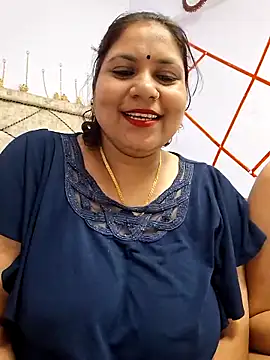 Snapshot of MOM-SUN-COUPLE chatting on 02/24/25, 05:42 MOM-SUN-COUPLE online show from 02/24/25, 05:42