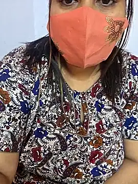 MOM-SUN-COUPLE online show from 03/18/26, 09:12