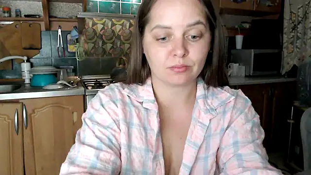 uliastar online show from 10/14/25, 07:03