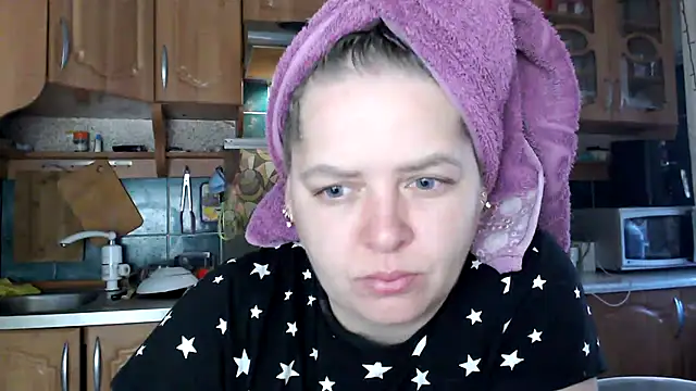 uliastar online show from 10/18/25, 05:32