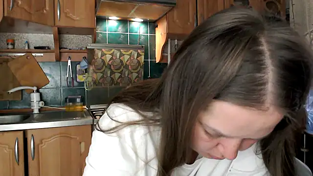 uliastar online show from 10/19/25, 05:41