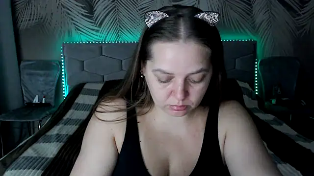 uliastar online show from 10/30/25, 07:21