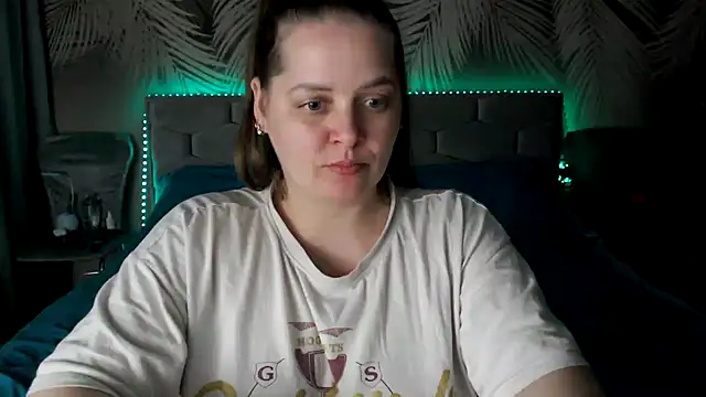 uliastar online show from 04/11/26, 01:59