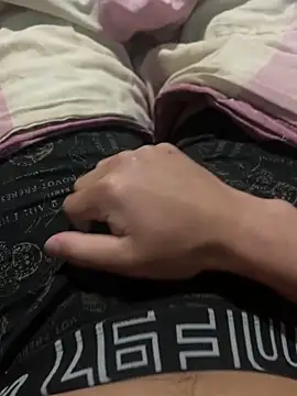 Snapshot of Diego23es chatting on 10/05/25, 04:44 Diego23es online show from 10/05/25, 04:44