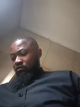 Snapshot of douksm chatting on 02/19/25, 06:33 douksm online show from 02/19/25, 06:33