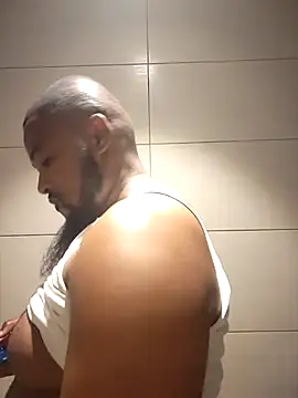 Snapshot of douksm chatting on 02/25/25, 06:20 douksm online show from 02/25/25, 06:20