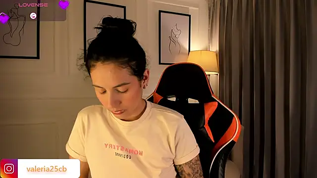 valeriia25  online show from 03/03/25, 10:52