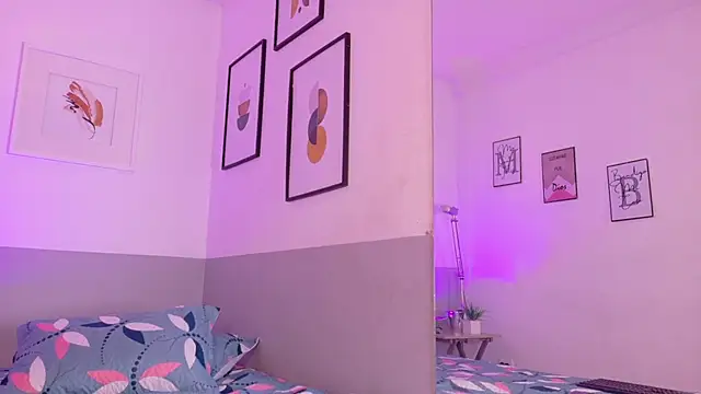 kinkylittlegirll online show from 04/04/26, 02:54