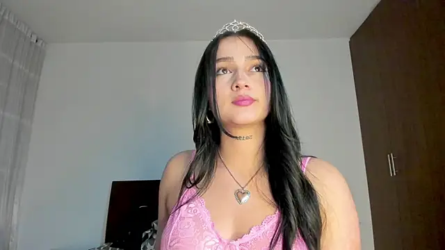 Snapshot of Hott_Hanna chatting on 10/26/25, 05:02 Hott Hanna online show from 10/26/25, 05:02