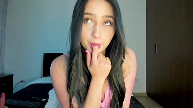 Snapshot of Hott_Hanna chatting on 11/28/25, 05:54 Hott Hanna online show from 11/28/25, 05:54