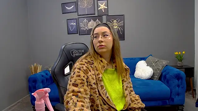 Katewalker  online show from 02/03/25, 06:07