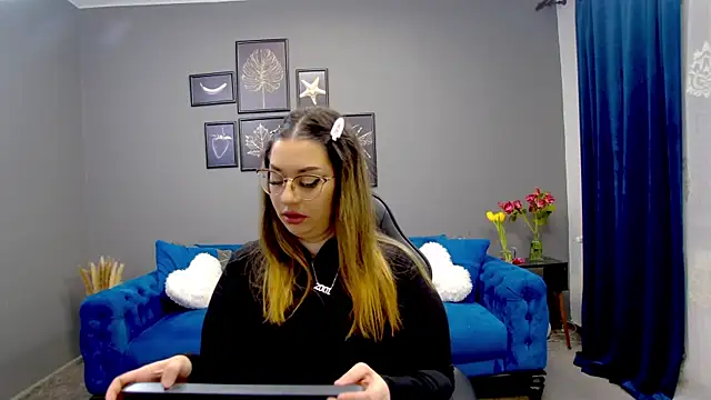 Katewalker  online show from 03/13/25, 06:12