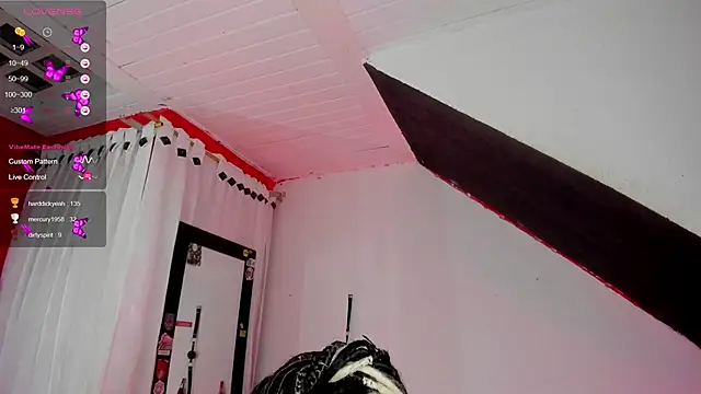 Snapshot of Cata_green chatting on 03/19/25, 12:04 Cata green online show from 03/19/25, 12:04