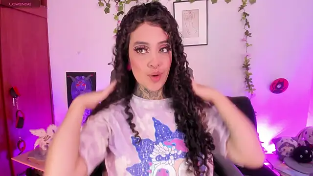 Snapshot of Cata_green chatting on 11/06/25, 07:37 Cata green online show from 11/06/25, 07:37