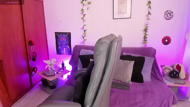 Snapshot of Cata_green chatting on 11/10/25, 07:57 Cata green online show from 11/10/25, 07:57