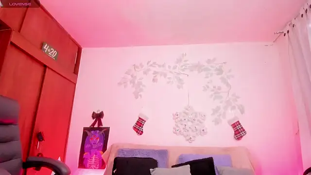 Snapshot of Cata_green chatting on 12/04/25, 07:44 Cata green online show from 12/04/25, 07:44