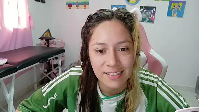 MommyMiaWs online show from 12/15/25, 03:49