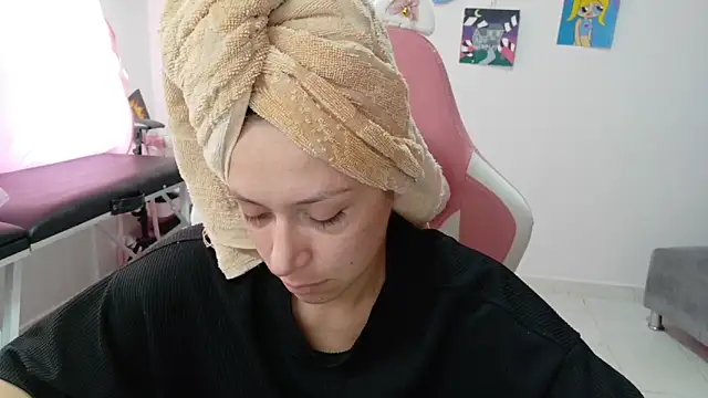 MommyMiaWs online show from 12/16/25, 04:34