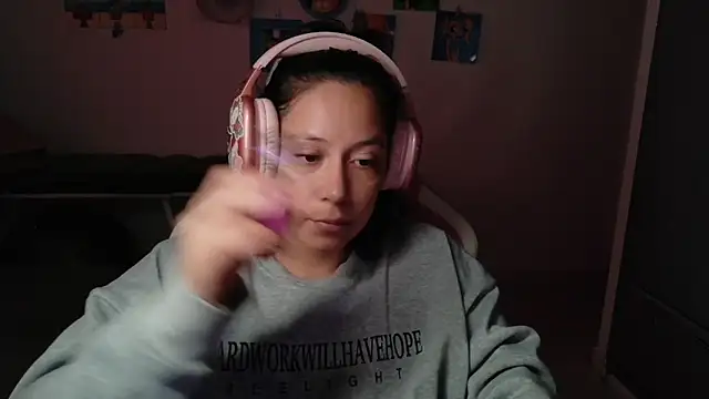 MommyMiaWs online show from 06/13/26, 04:27