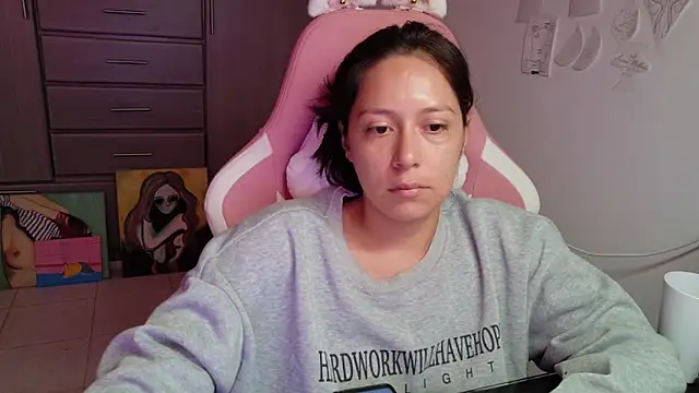 MommyMiaWs online show from 07/29/26, 02:04