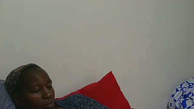 sluttylaura21 online show from 12/04/25, 06:01