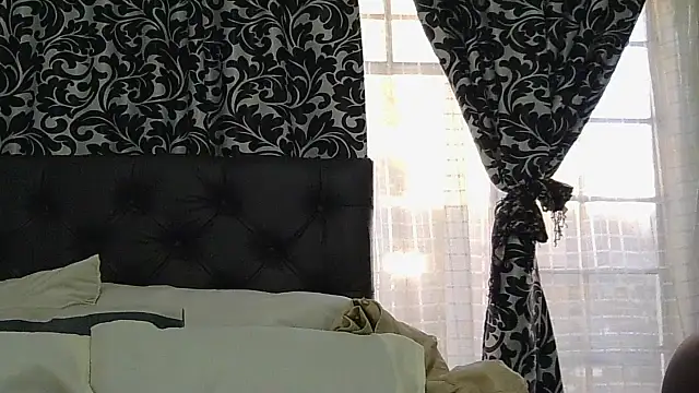 sluttylaura21 online show from 07/04/26, 06:30