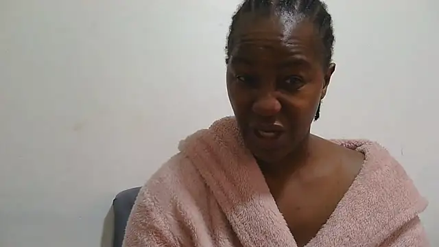 sluttylaura21 online show from 07/07/26, 07:23