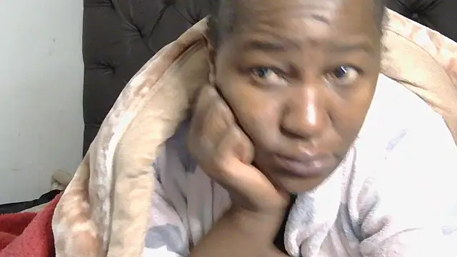 sluttylaura21 online show from 07/14/26, 05:23