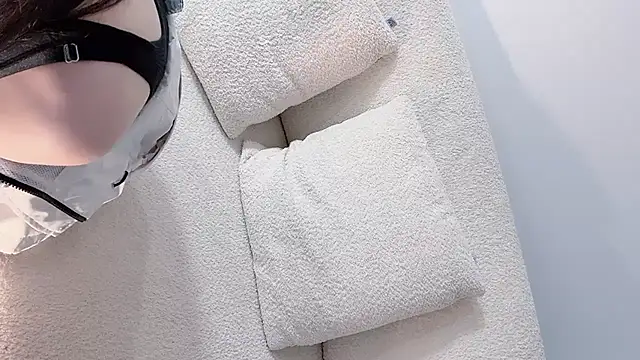 Serena-AU online show from 10/28/25, 02:53