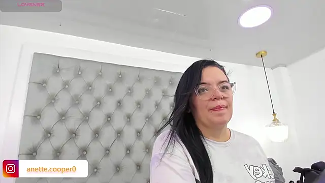 anette cooper online show from 12/23/25, 03:26