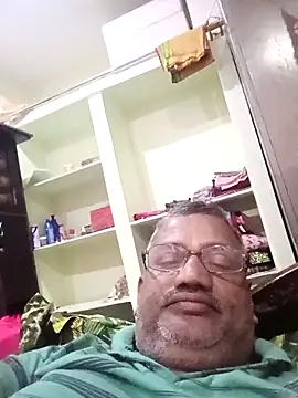 Snapshot of StarPacifist6 chatting on 12/18/25, 02:12 StarPacifist6 online show from 12/18/25, 02:12