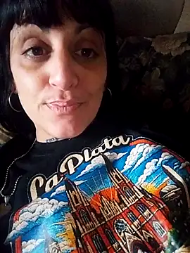 estefyzapata online show from 05/06/26, 07:41