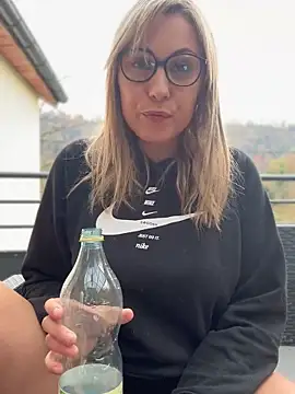 Leanymphoo online show from 10/19/25, 09:54