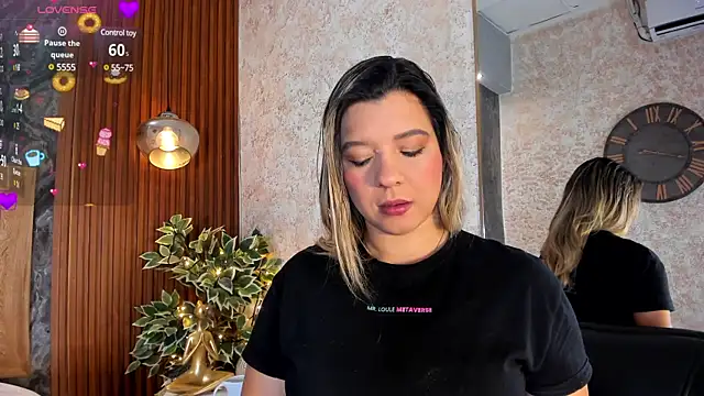 Snapshot of Gaia_Stone chatting on 01/19/25, 12:39 Gaia Stone online show from 01/19/25, 12:39
