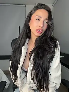 EvaMoet online show from 02/06/25, 05:46