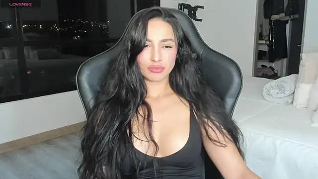 EvaMoet online show from 03/03/25, 02:04