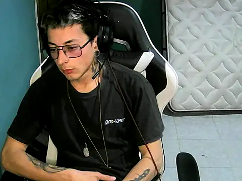 Snapshot of Jughead_16 chatting on 10/01/25, 05:02 Jughead 16 online show from 10/01/25, 05:02