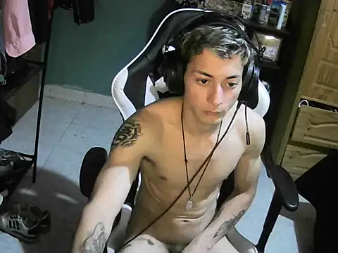 Snapshot of Jughead_16 chatting on 10/16/25, 02:12 Jughead 16 online show from 10/16/25, 02:12